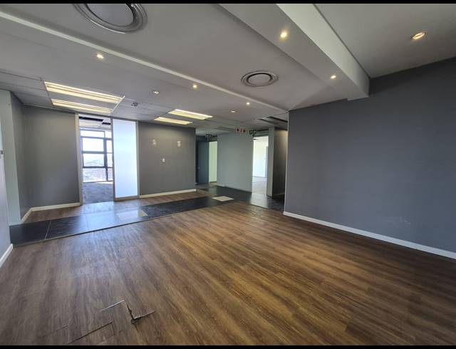 221M² OFFICE TO LET IN SANDTON CENTRAL